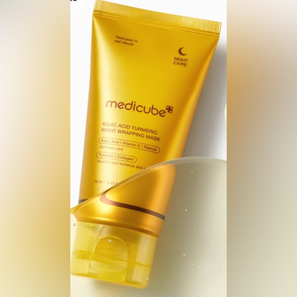 Medicube Yellow Night Wrapping Mask